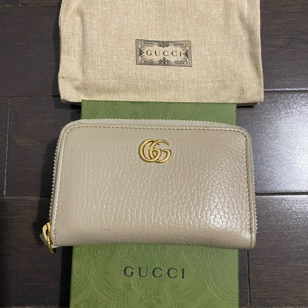 Gucci Beige Leather Wallet